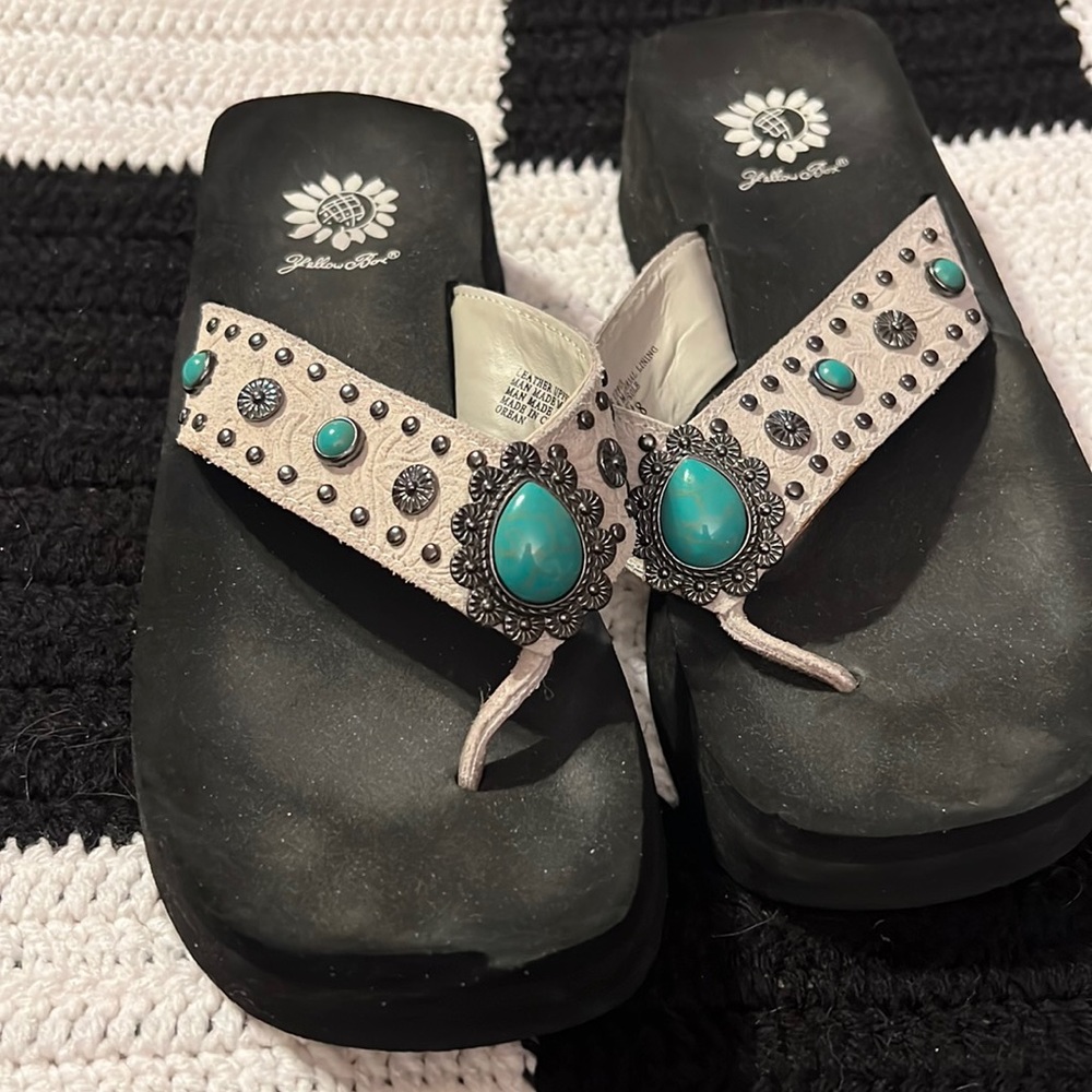 Yellow box sandal size 8